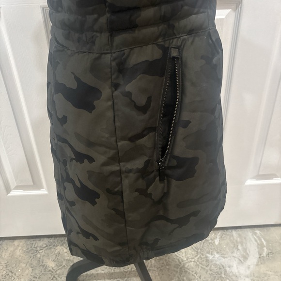 DKNY Womens Cammo Faux Fur Trim Puffer Coat Size M - Picture 4 of 8